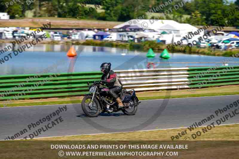 Vintage motorcycle club;eventdigitalimages;mallory park;mallory park trackday photographs;no limits trackdays;peter wileman photography;trackday digital images;trackday photos;vmcc festival 1000 bikes photographs